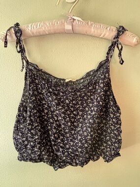 Brandy Melville John Galt Navy Floral Tie-Shoulder Crop Top Coquette